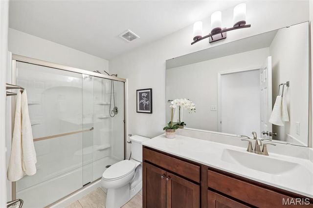 819 Cedar Bluff Way, Fenton, MO 63026