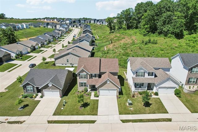 819 Cedar Bluff Way, Fenton, MO 63026
