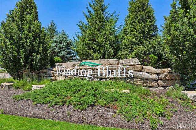 819 Cedar Bluff Way, Fenton, MO 63026