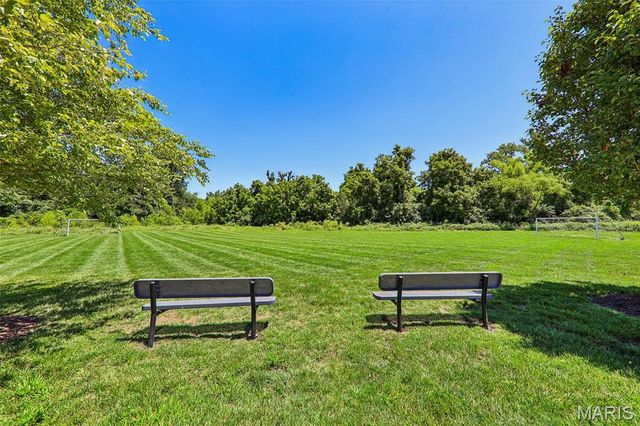 819 Cedar Bluff Way, Fenton, MO 63026