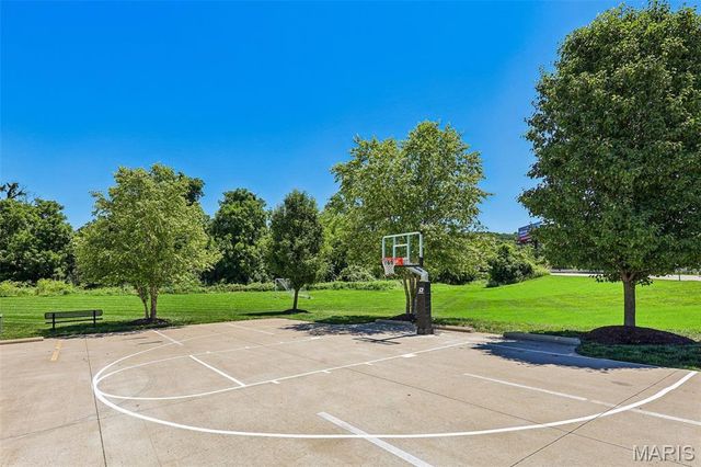 819 Cedar Bluff Way, Fenton, MO 63026