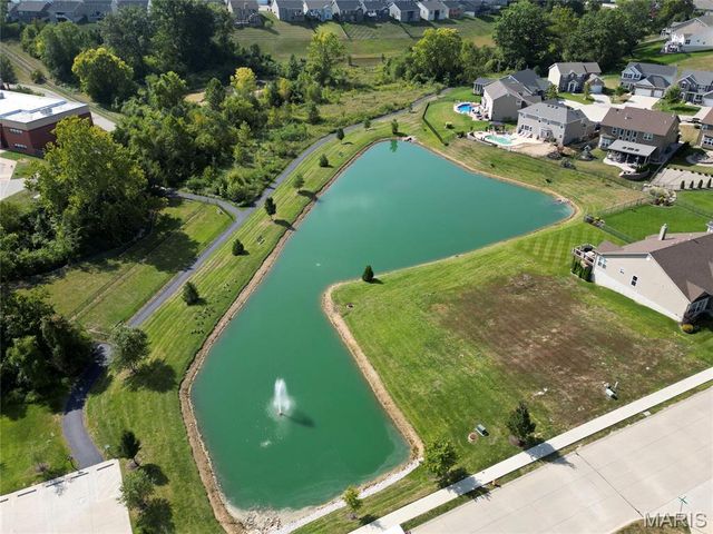 819 Cedar Bluff Way, Fenton, MO 63026