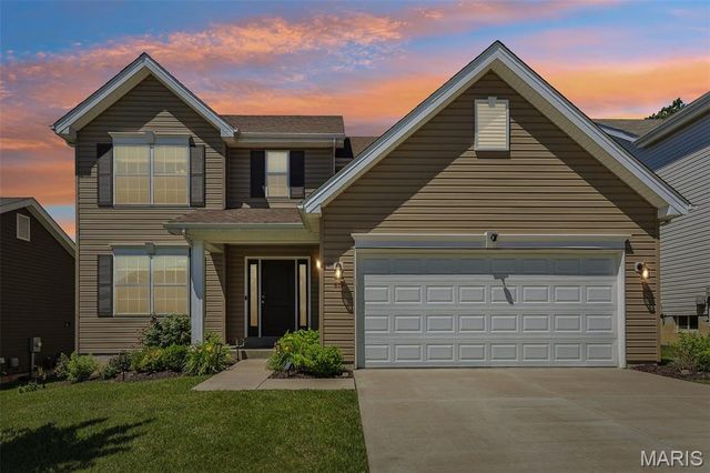 819 Cedar Bluff Way, Fenton, MO 63026