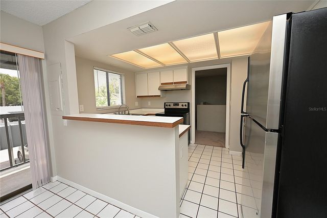 1808 VILLAGE COURT, Mulberry, FL 33860