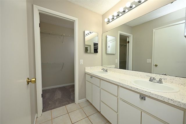 1808 VILLAGE COURT, Mulberry, FL 33860