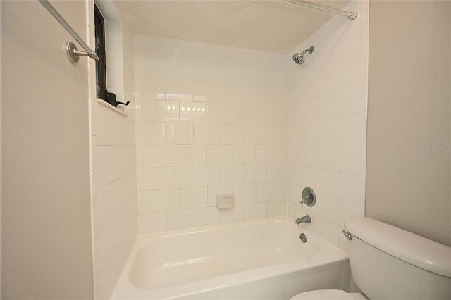 1808 VILLAGE COURT, Mulberry, FL 33860