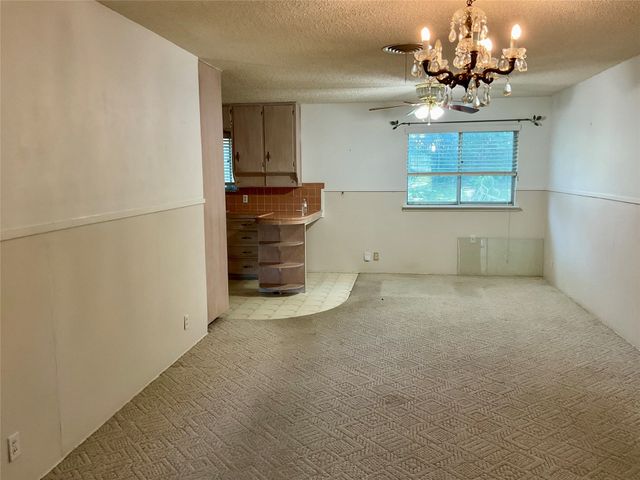 8600 Twilight Drive W, Benbrook, TX 76116