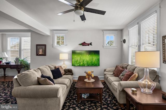 239 WOODLAND AVE, Blackwood, NJ 08012