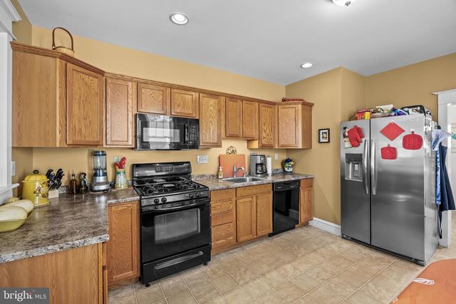 239 WOODLAND AVE, Blackwood, NJ 08012