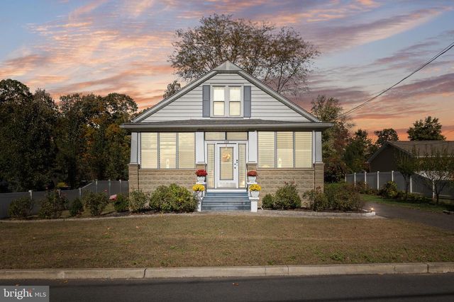 239 WOODLAND AVE, Blackwood, NJ 08012