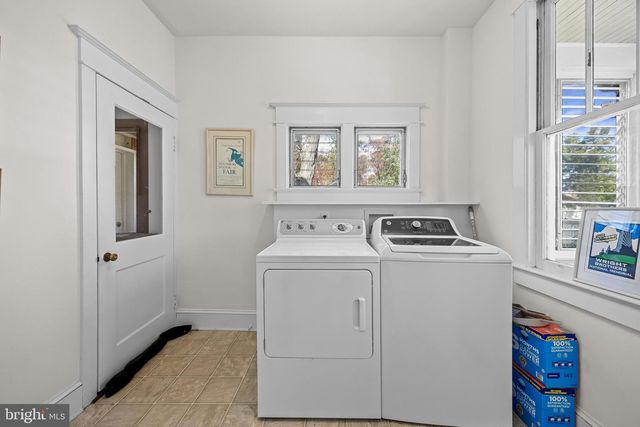 239 WOODLAND AVE, Blackwood, NJ 08012