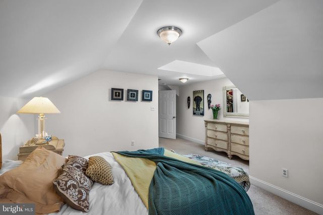 239 WOODLAND AVE, Blackwood, NJ 08012