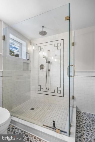 239 WOODLAND AVE, Blackwood, NJ 08012