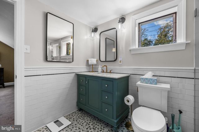 239 WOODLAND AVE, Blackwood, NJ 08012