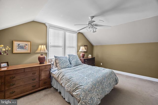 239 WOODLAND AVE, Blackwood, NJ 08012