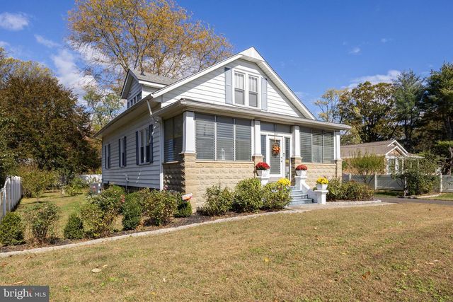 239 WOODLAND AVE, Blackwood, NJ 08012