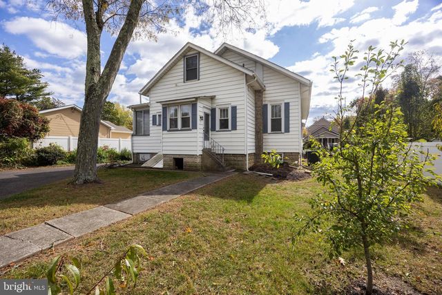 239 WOODLAND AVE, Blackwood, NJ 08012