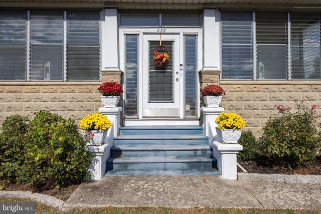 239 WOODLAND AVE, Blackwood, NJ 08012