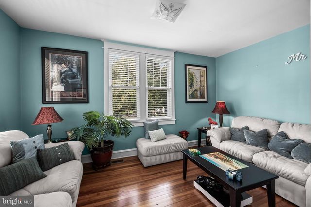 239 WOODLAND AVE, Blackwood, NJ 08012