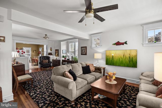 239 WOODLAND AVE, Blackwood, NJ 08012