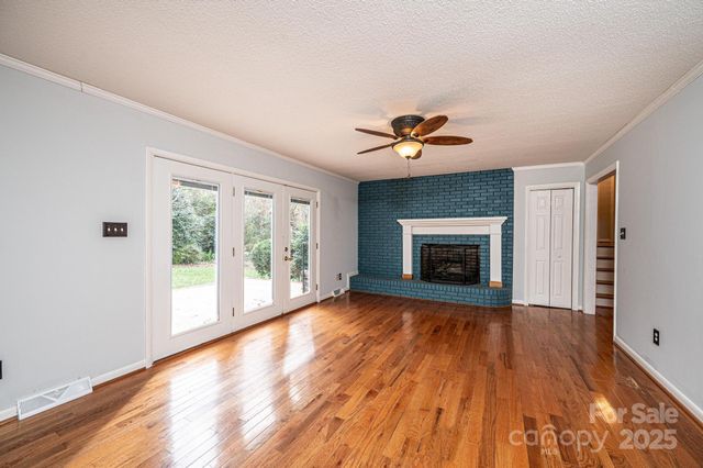 710 4th Avenue NE, Conover, NC 28613