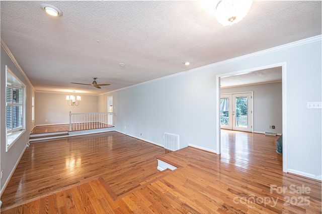 710 4th Avenue NE, Conover, NC 28613