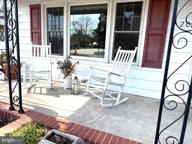 202 4TH ST, Sharptown, MD 21861