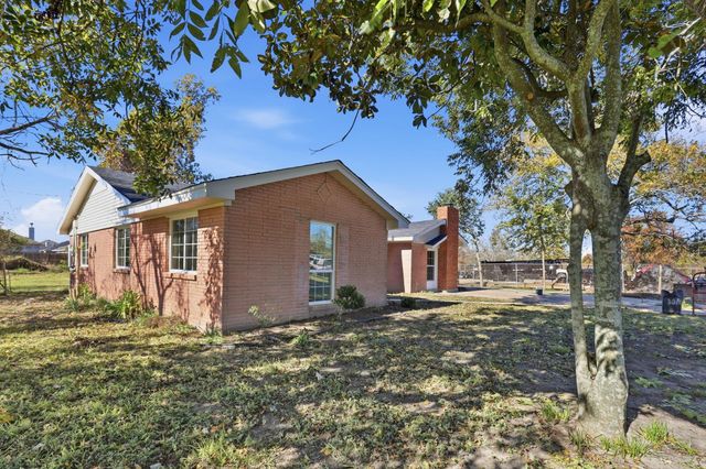 301 Brown Drive, Texas City, TX 77591