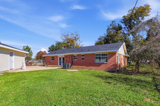 301 Brown Drive, Texas City, TX 77591