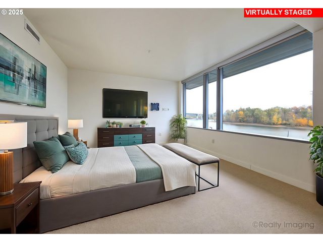 841 S GAINES St 319, Portland, OR 97239