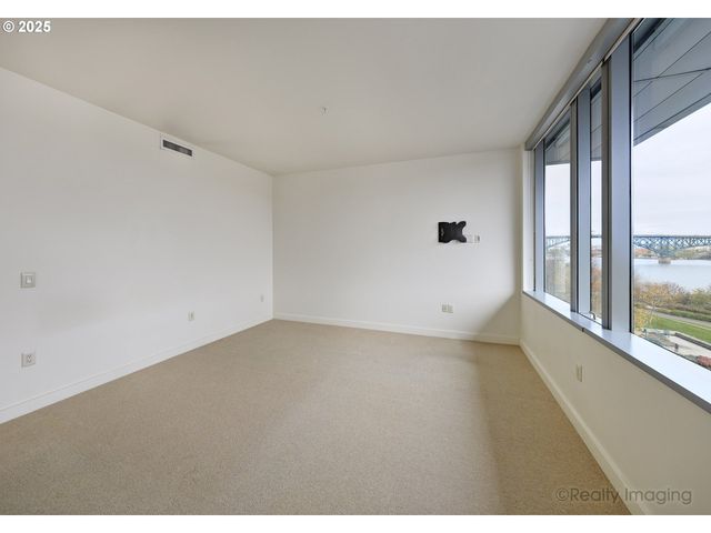 841 S GAINES St 319, Portland, OR 97239