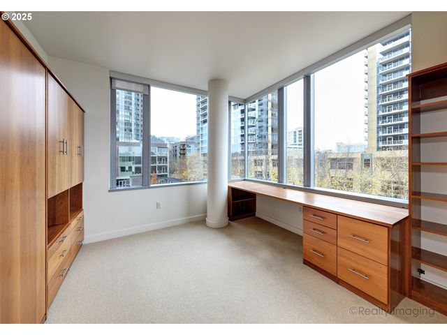 841 S GAINES St 319, Portland, OR 97239