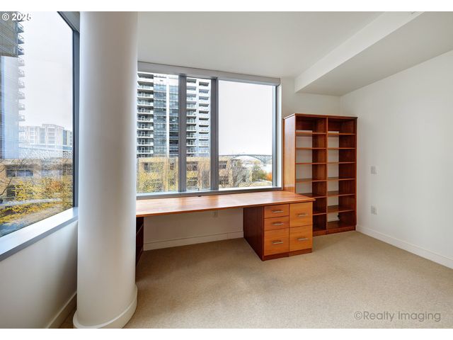 841 S GAINES St 319, Portland, OR 97239