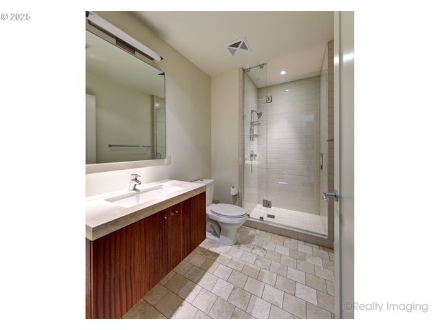 841 S GAINES St 319, Portland, OR 97239