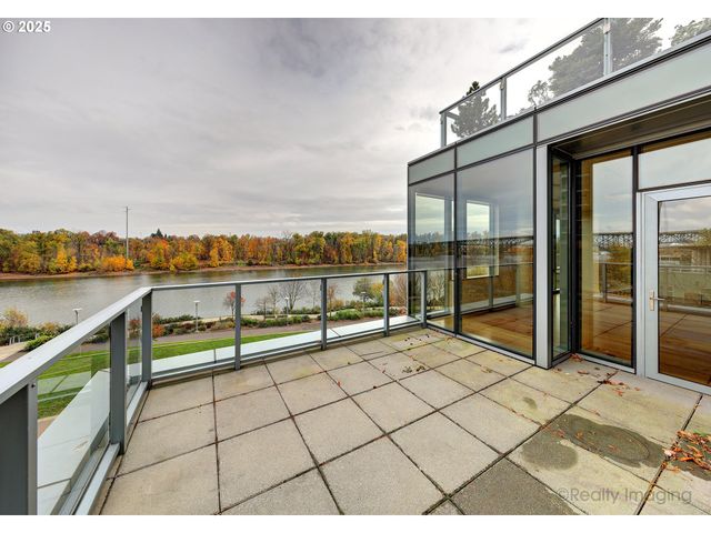 841 S GAINES St 319, Portland, OR 97239