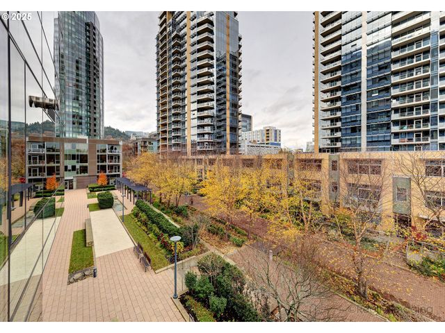 841 S GAINES St 319, Portland, OR 97239