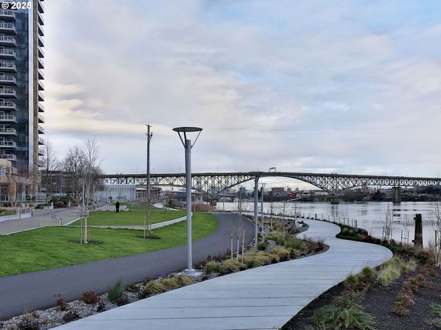 841 S GAINES St 319, Portland, OR 97239