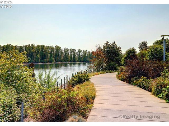 841 S GAINES St 319, Portland, OR 97239