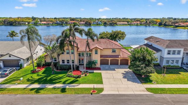 10376 SW 18th St, Davie, FL 33324