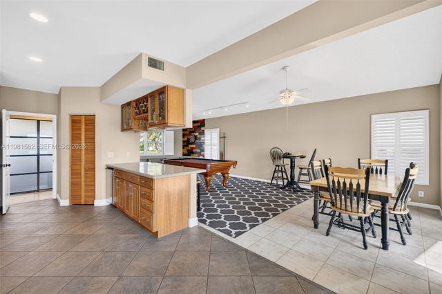 10376 SW 18th St, Davie, FL 33324