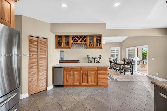 10376 SW 18th St, Davie, FL 33324