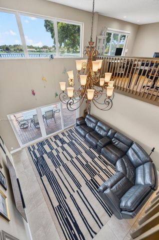 10376 SW 18th St, Davie, FL 33324