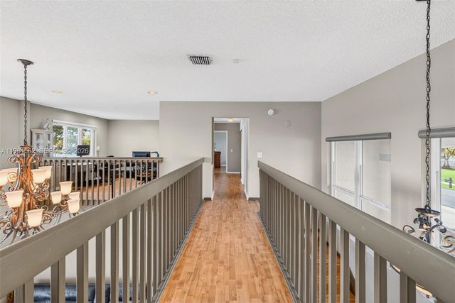 10376 SW 18th St, Davie, FL 33324