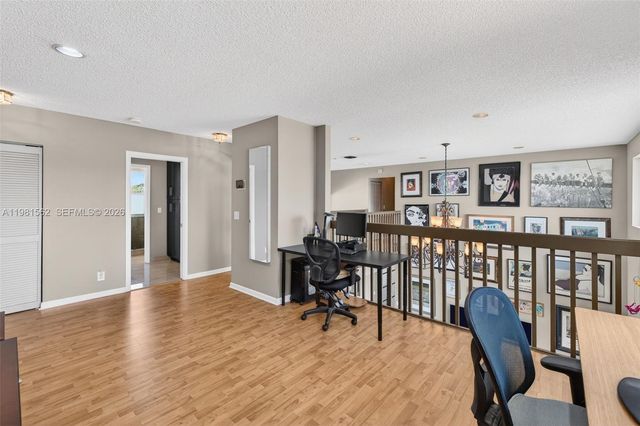 10376 SW 18th St, Davie, FL 33324