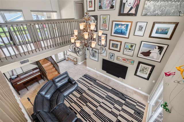 10376 SW 18th St, Davie, FL 33324