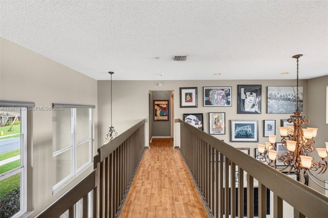 10376 SW 18th St, Davie, FL 33324