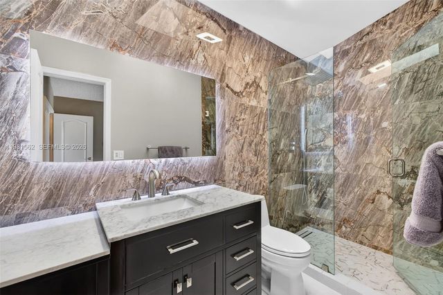 10376 SW 18th St, Davie, FL 33324