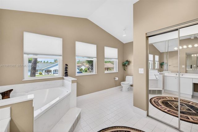 10376 SW 18th St, Davie, FL 33324