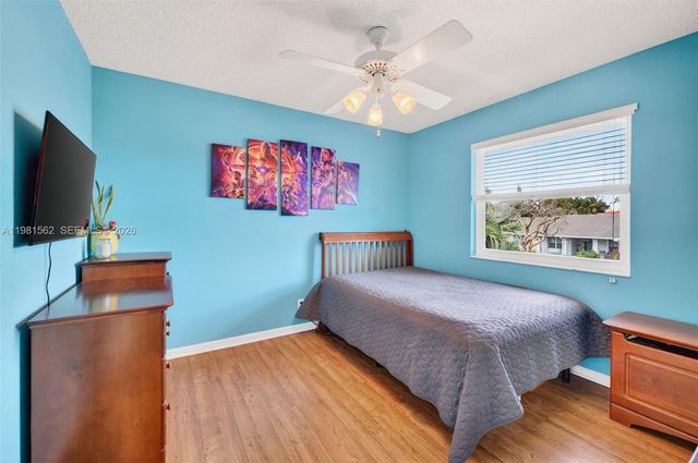 10376 SW 18th St, Davie, FL 33324