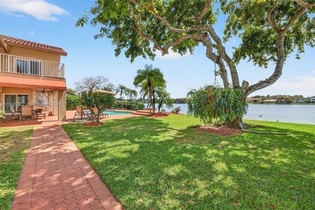 10376 SW 18th St, Davie, FL 33324